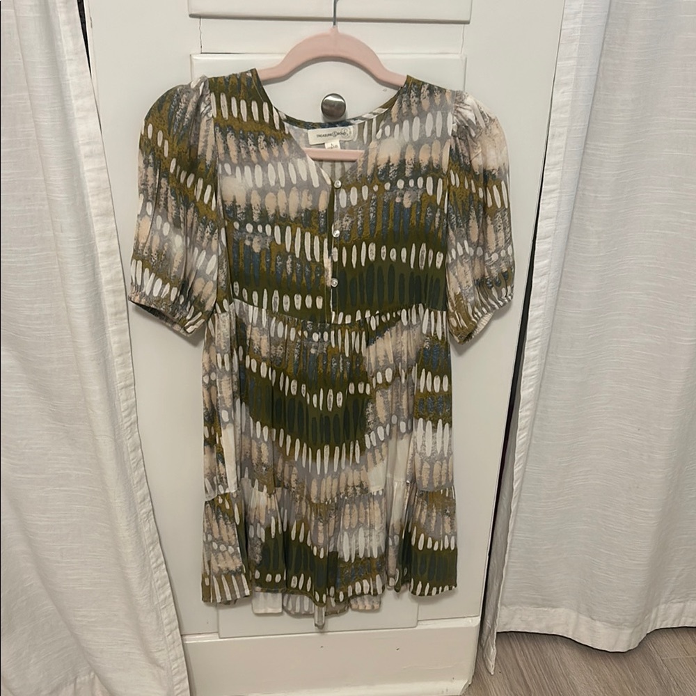 Treasure & Bond Green and Tan Pleated Blouse with Peter Pan Collar